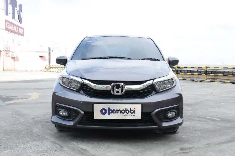 DP 8, JT Honda Brio Satya 1.2 E Bensin-AT Abu-Abu 2021