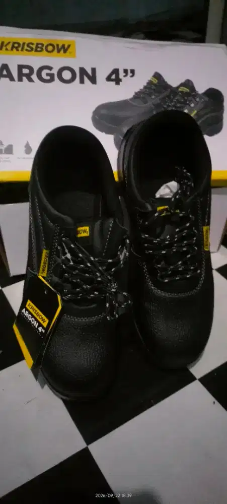 Sepatu safety merk krisbow