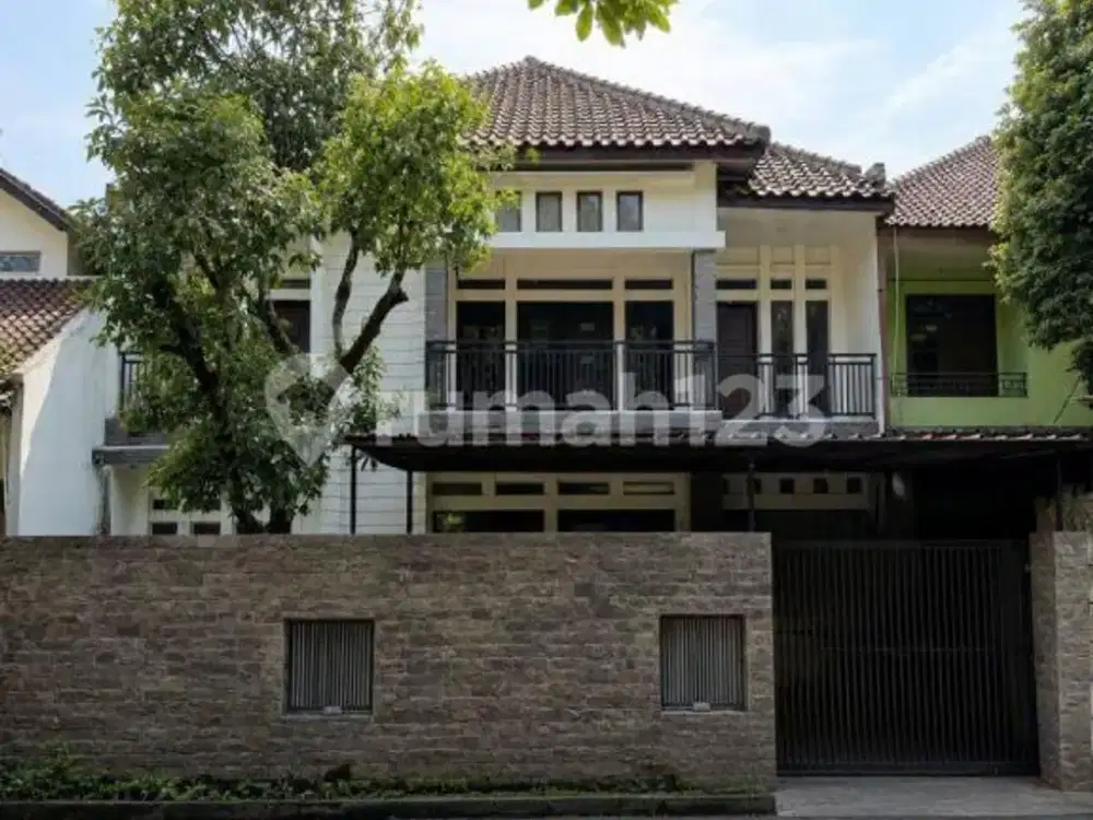 Rumah Bagus di Suryalaya Buah Batu Bandung
