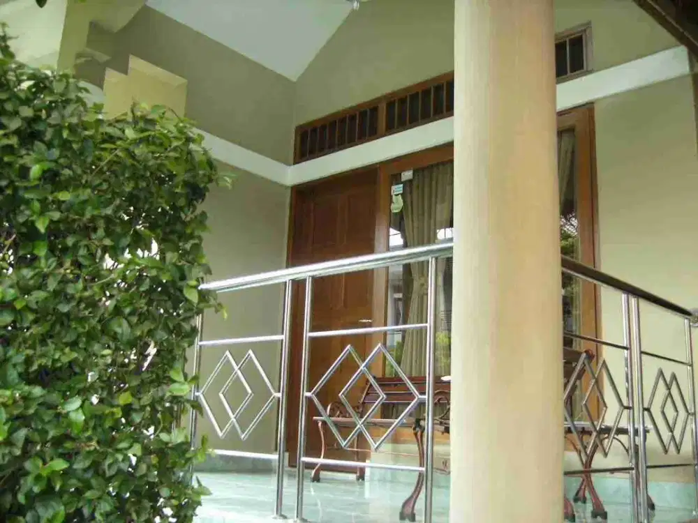Jual Rumah Besar Fajar Raya Estate Cimahi LT 424m² LB 360m² SHM