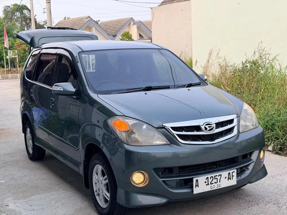 XENIA XI 2010 MANUAL