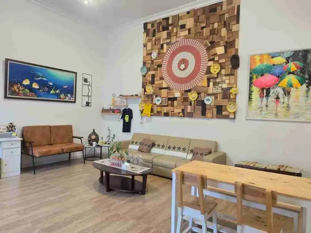 RUMAH CAKEP POLL DI PUSAT KOTA PROBOLINGGO FULL FURNISH SHM HADAP SELATAN TIMUR