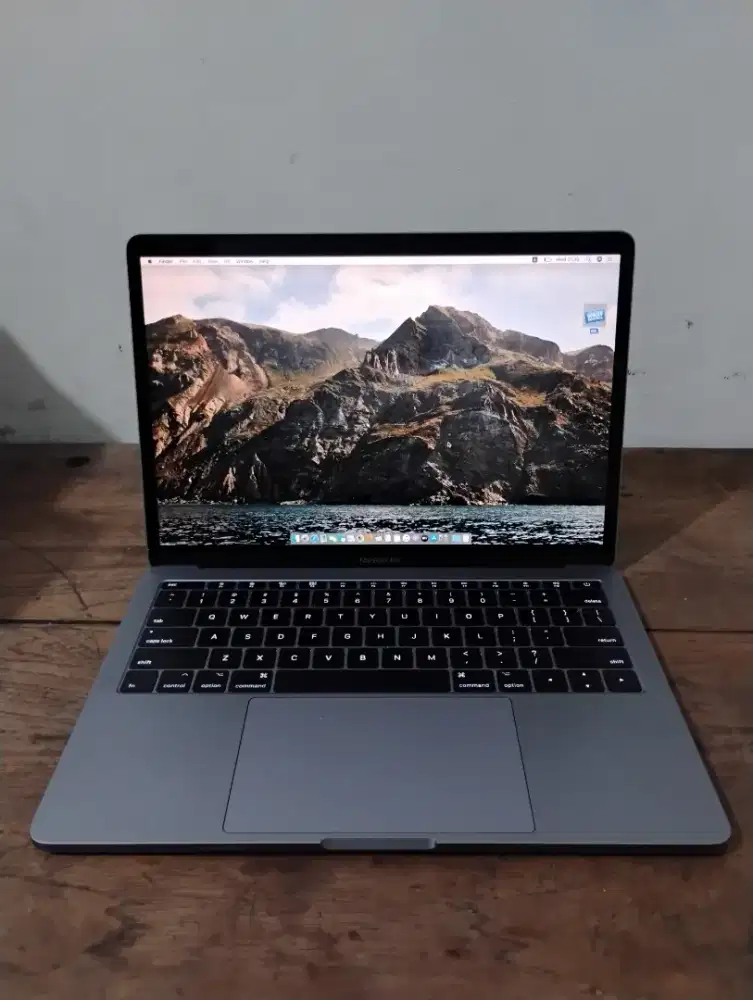 Macbook Pro 13 Inch 2017 i5 16gb/512gb