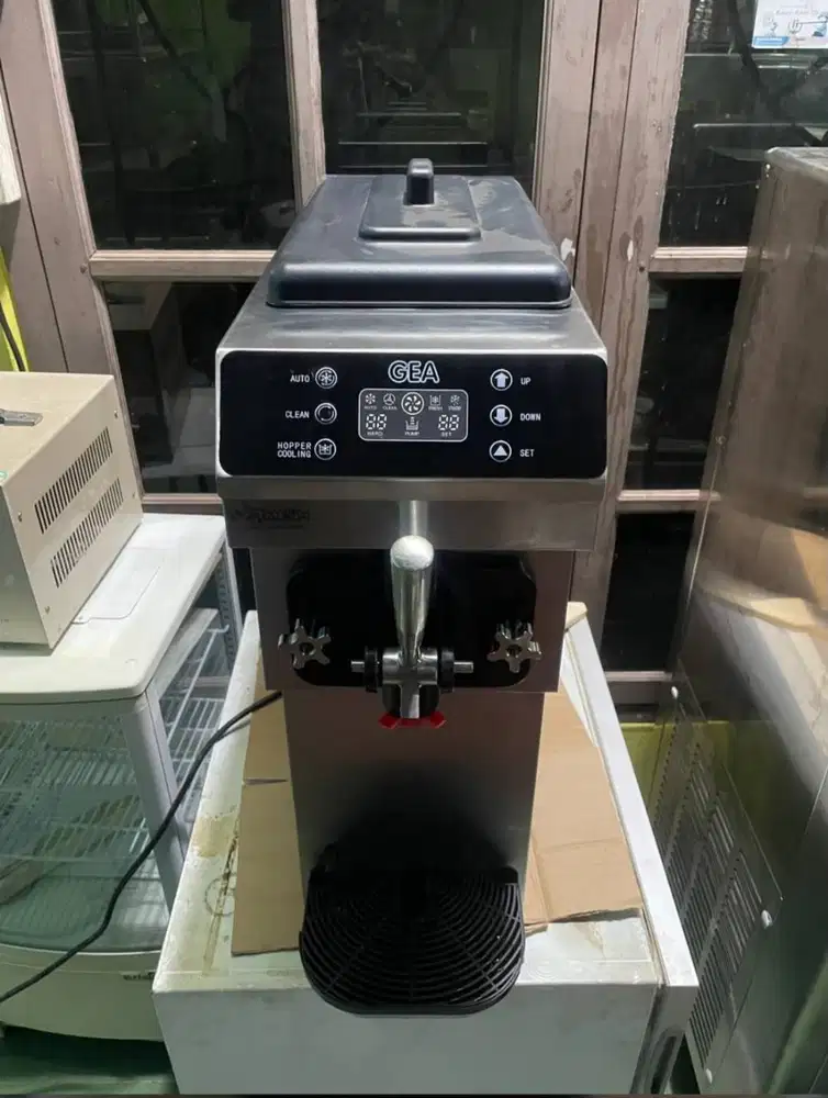MESIN ES KRIM GEA D200