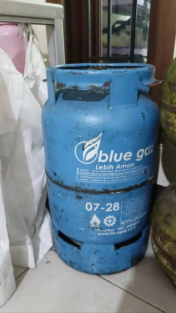 Di jual tabung gas blue gas satu set dengan regulator dan selang