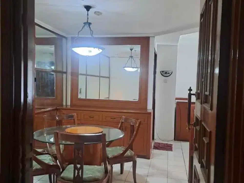 Disewakan apartemen eksklusif full furnish siap huni di taman kemayoran condominium