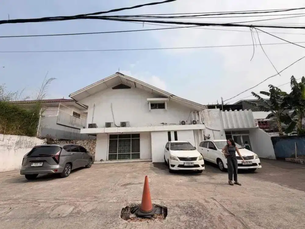 BISA JADI KANTOR! DISEWAKAN RUMAH LUAS + KOLAM RENANG – CILANDAK KKO, JAKARTA SELATAN