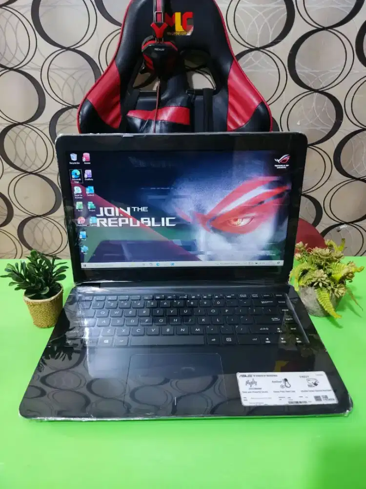 ASUS VIVOBOOK E14 E402Y SLIM2 Dark Edition sangat exclusive [SSD]