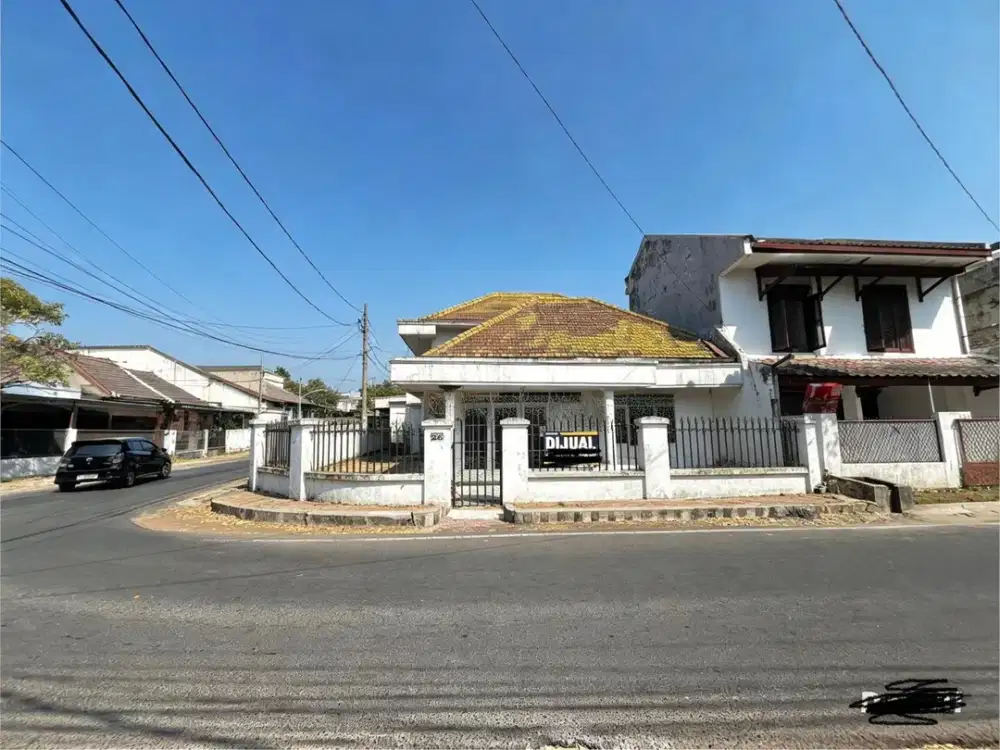 Rumah Poros Jalan Bunga Cengkeh Hitung Tanah Saja