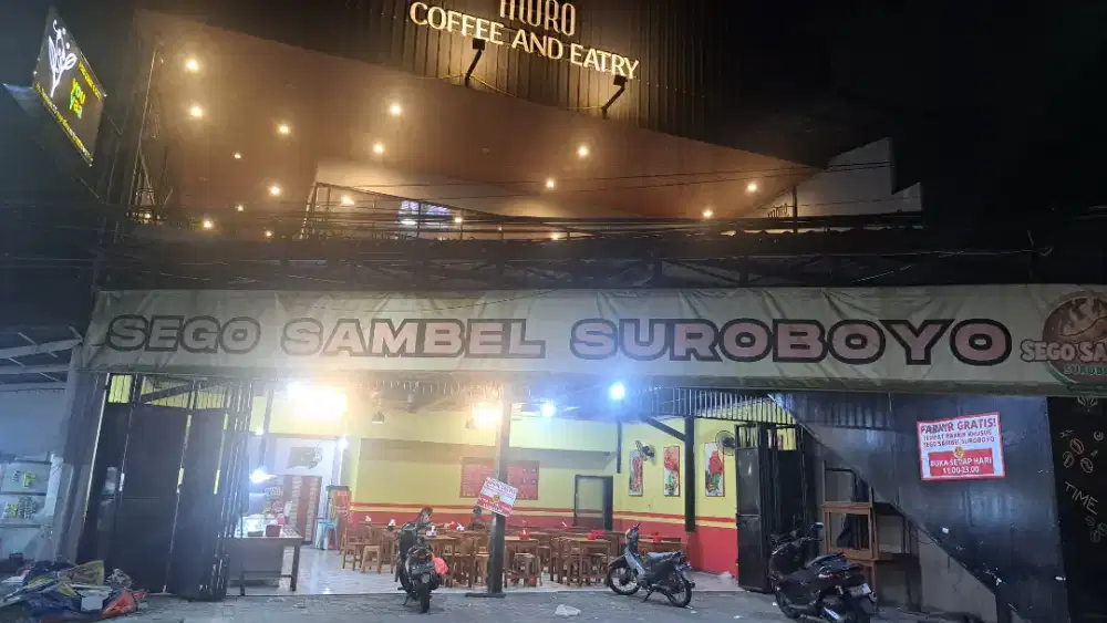 Dijual cocok buat usaha .dan usaha masih  jln juga .