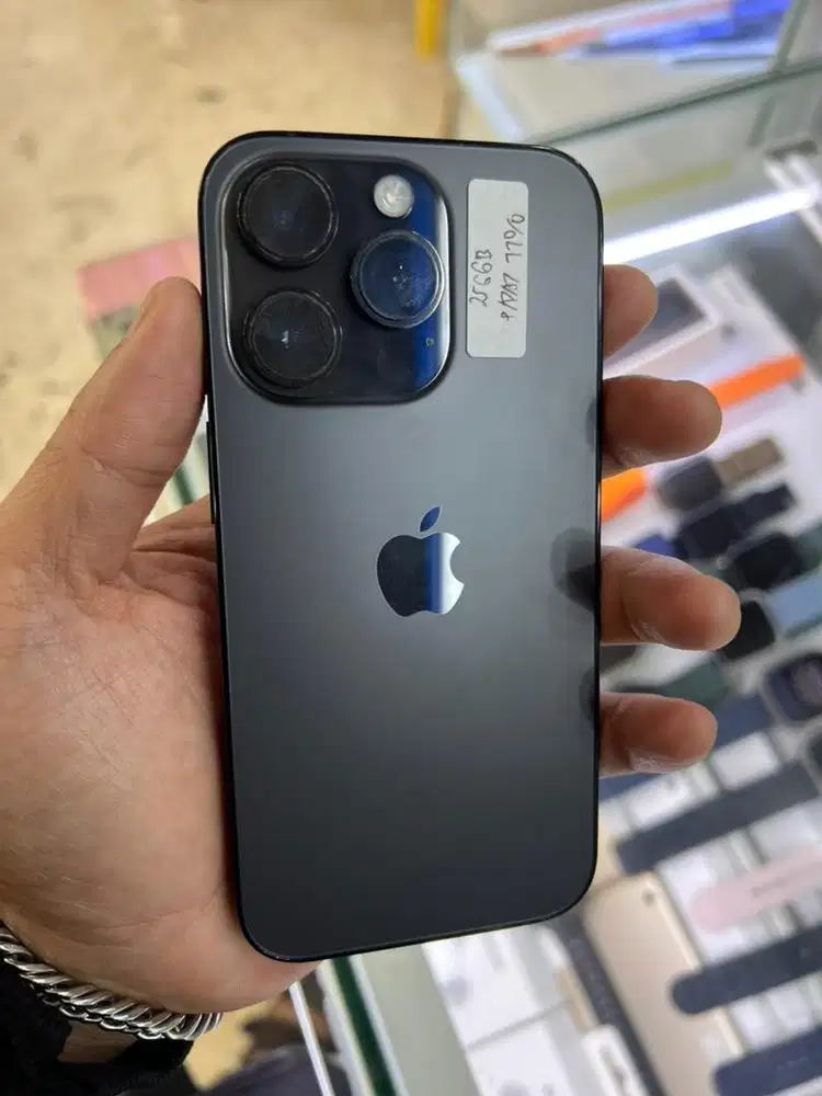 Iphone 14 pro 256 ibox bh 77 Kondisi mulus lengkap