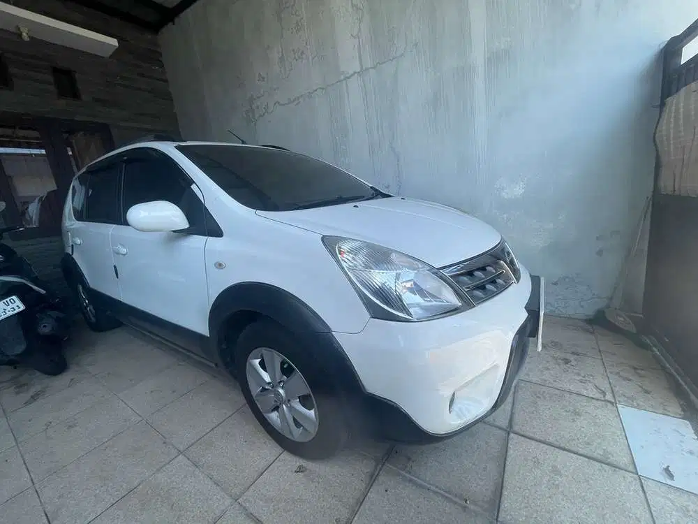Nissan Livina 2012 Bensin