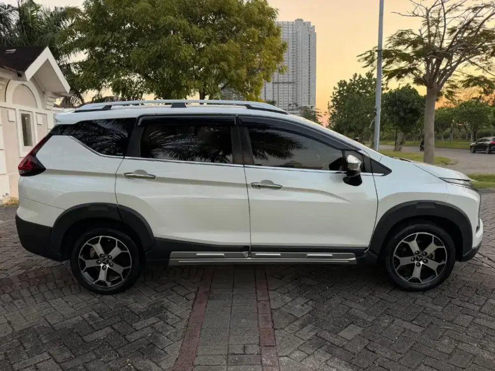 Mitsubishi Xpander Cross 2021 Matic Putih Tanpa PR