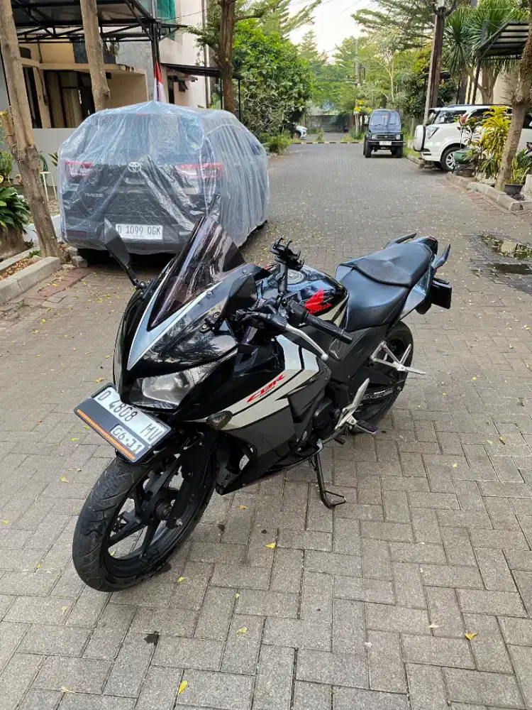 Honda CBR 150 2015