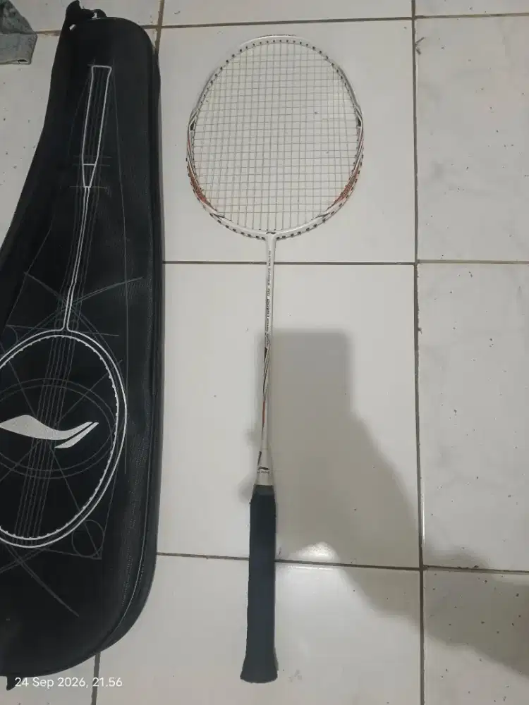 Raket Badminton