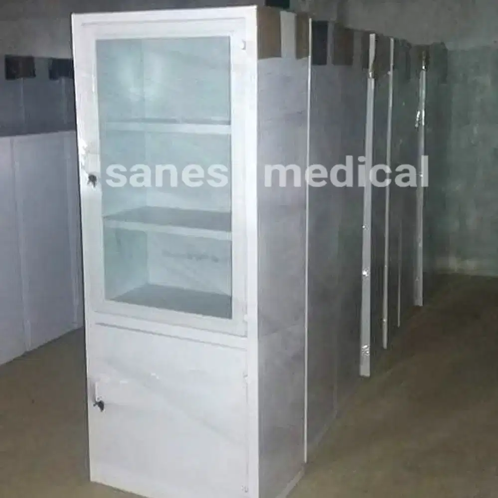 BARU Lemari Prokes SSM Obat Instrumen 1 Pintu Besi bagian Kaca 2 RS