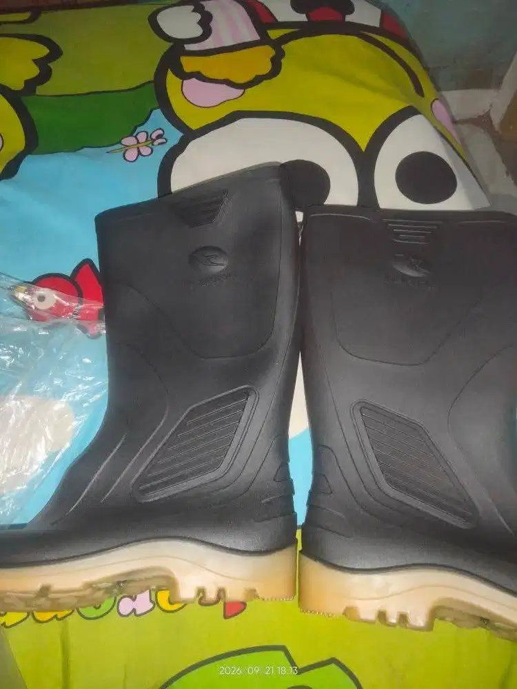 Sepatu boots merk Terra