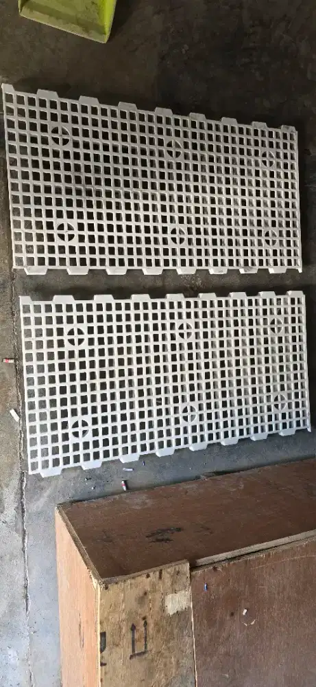 Slat plastik alas kandang ayam bebek kambing
