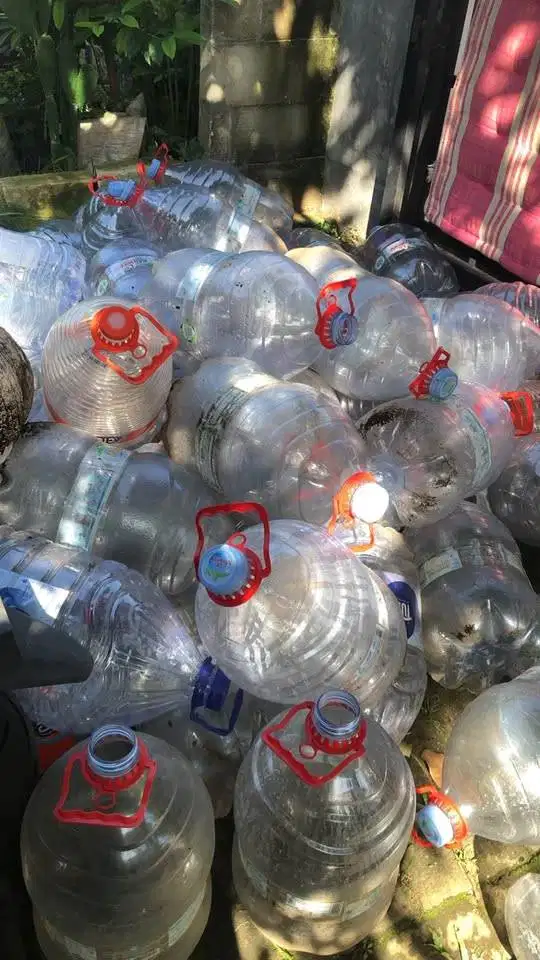Galon Le Mineral Kosong bisa buat pot bunga tempat sampah