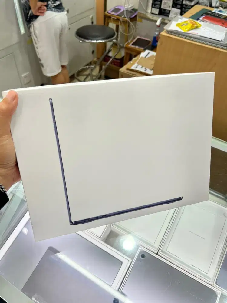 Macbook air m5 13 inch ibox 16/512 new dan segel