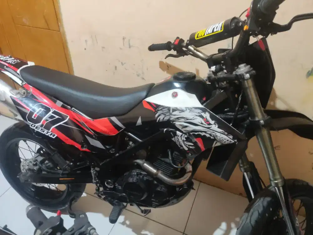 Di jual motor klx STNK BPKB kumplit minus pajak off 5x