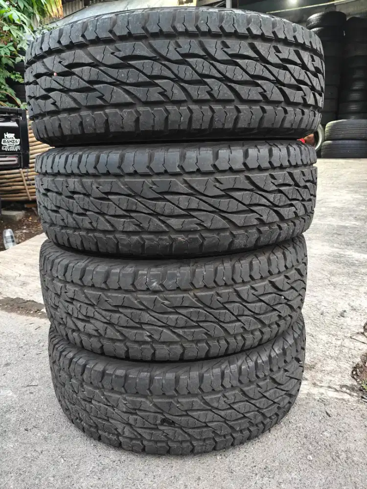 Jual ban copotan mrek bregestone dueler A/T ukuran 245 70 R16 kond 95%