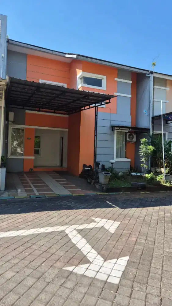 Rumah strategis, Semi Furnished, Bulanan, Tahunan