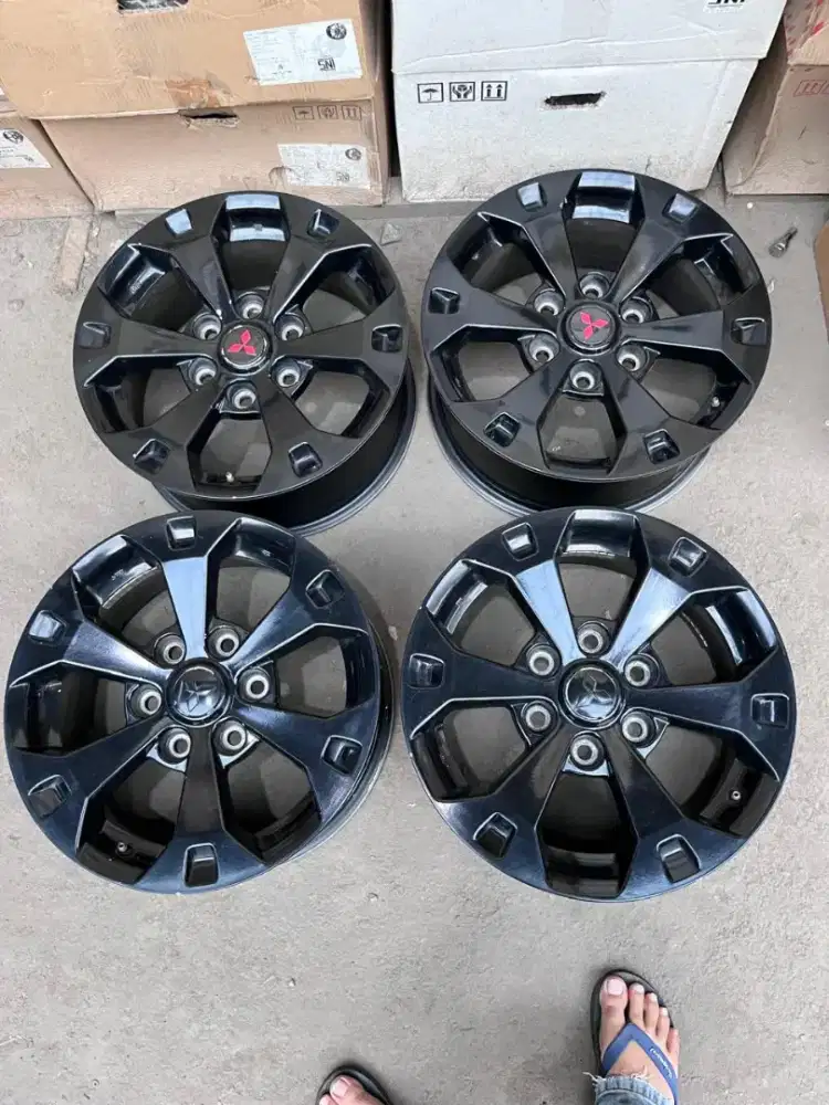 Velg original OEM Mitsubishi Pajero sport Dakar ring 17 pcd 6x139,7