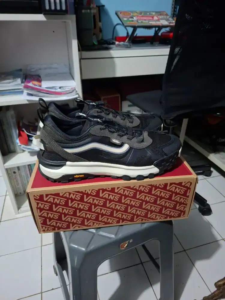 Sepatu Vans MTE Crosspath XC Vibram Washed Black Original - Size 46