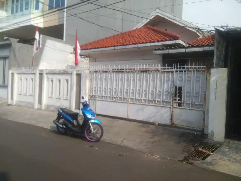 Dijual cepat rumah lokasi stategis bisa nego