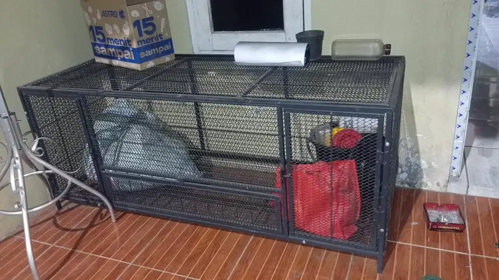 kandang besar , bisa di pakai buat kuncing , dan ayam