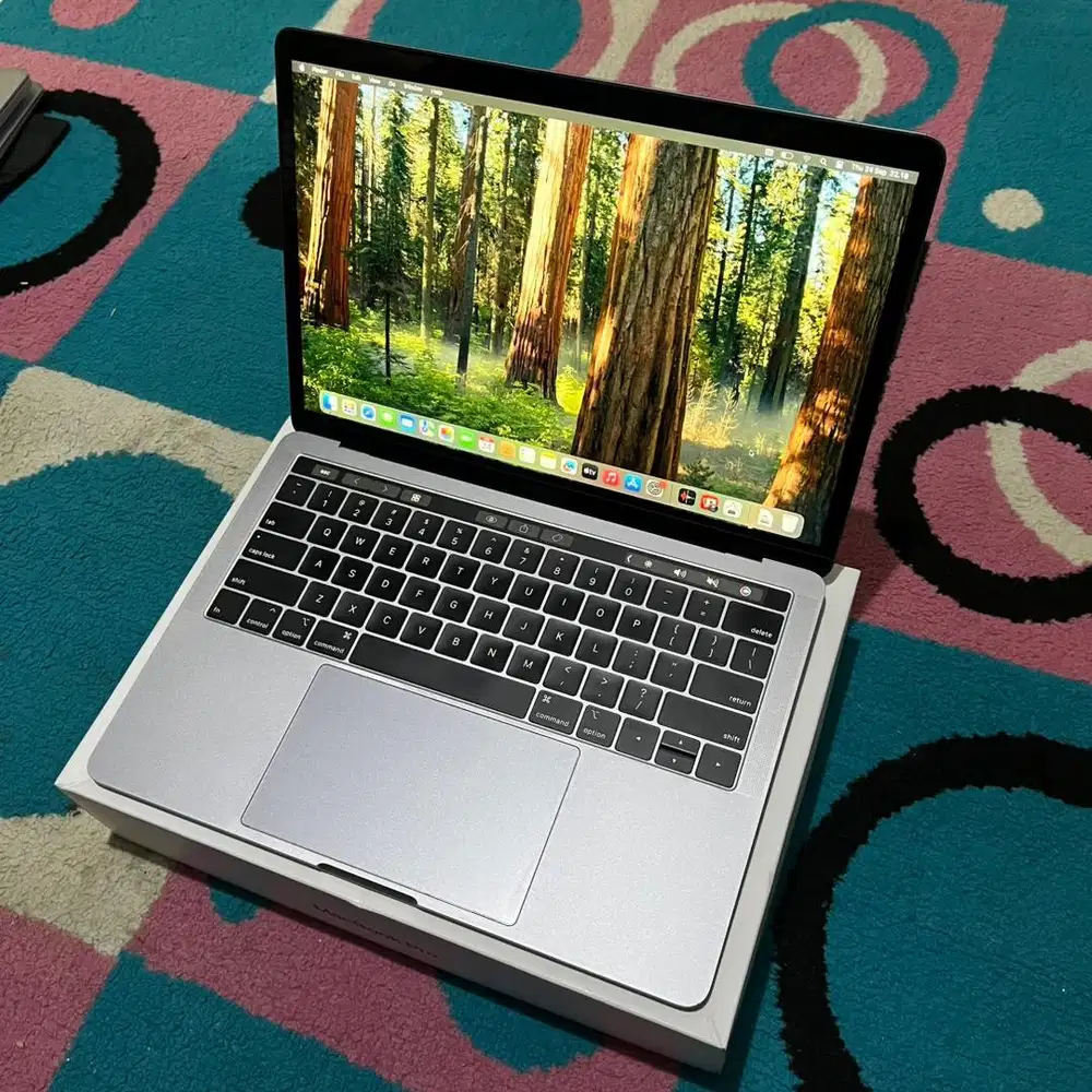 Macbook pro 13in 2019 8/512Gb