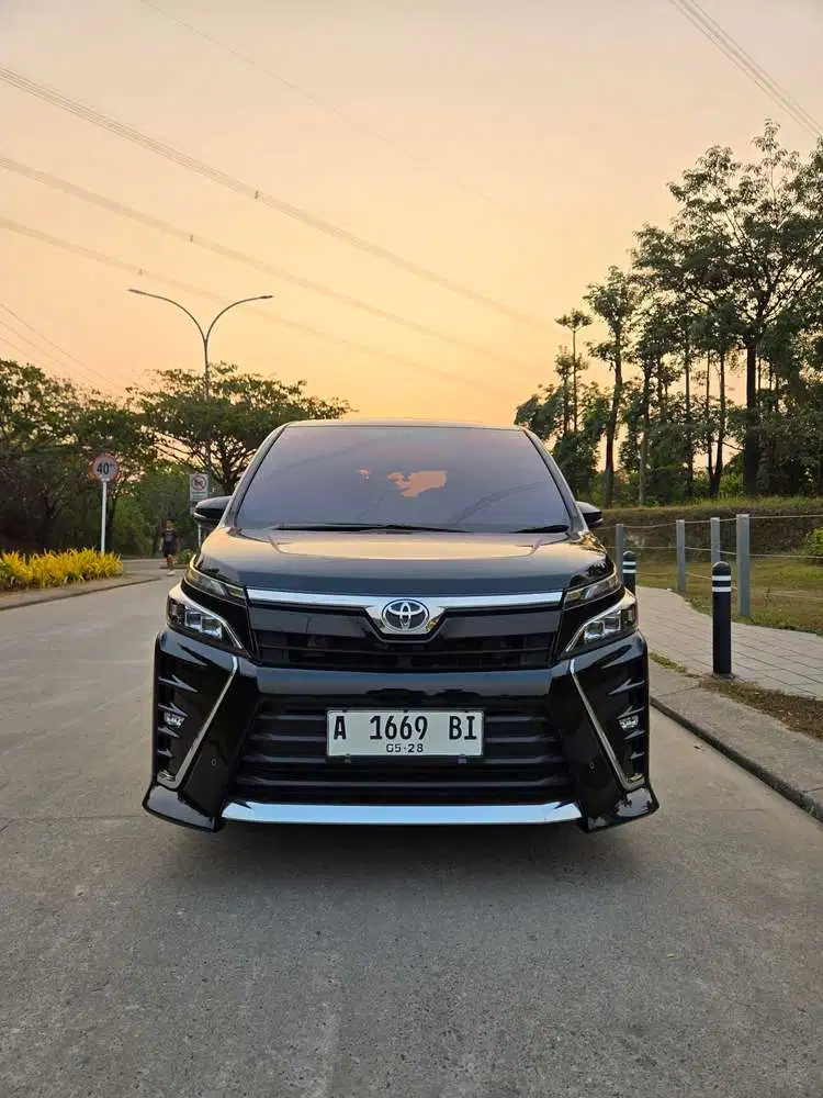Toyota Voxy 2018 Bensin