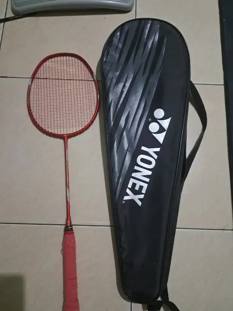 DIJUAL - Raket Badminton YONEX ARC SABER Merah