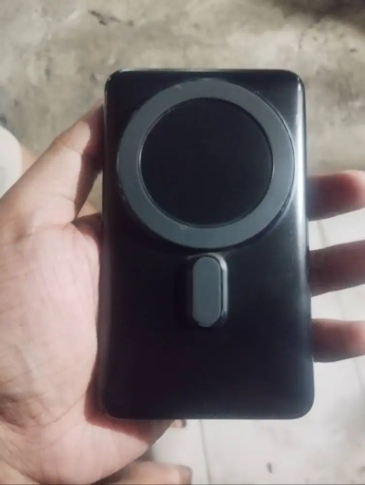 Charger magnetic