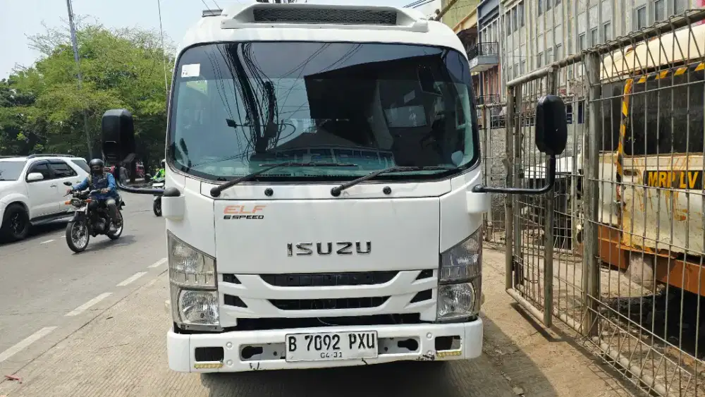 Elf mini bus 22 seat long