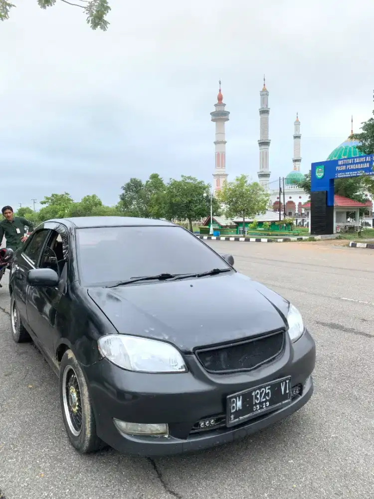 Dijual vios limo 2005
