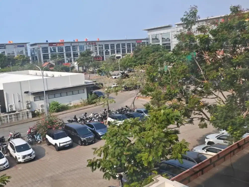 Sewa Ruko Golf Island PIK Ukuran 4,5x15 Tipe 3 Lantai Semi Furnish Kantor Unit Ready