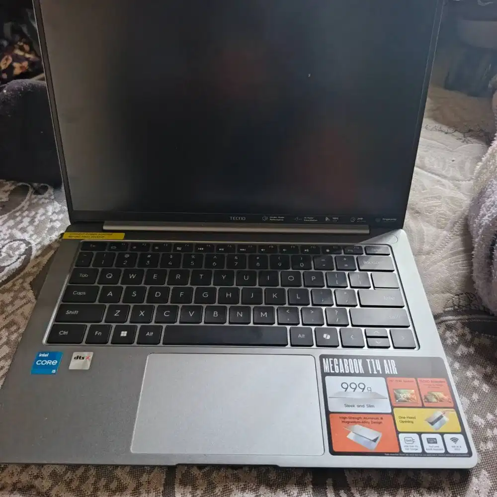 Di jual laptop tecno core i5