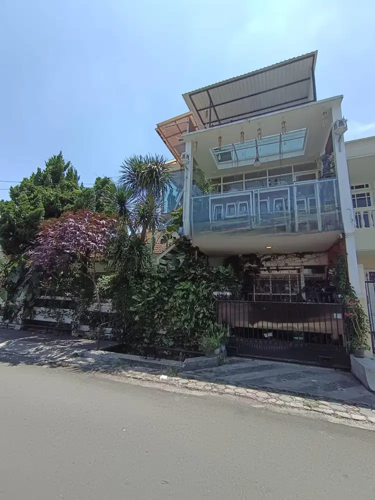 Dijual Rumah dan bangunan Cafe