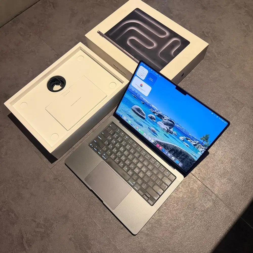 Macbook Pro M5 14 inch 24/1TB Space Black Fullset Original