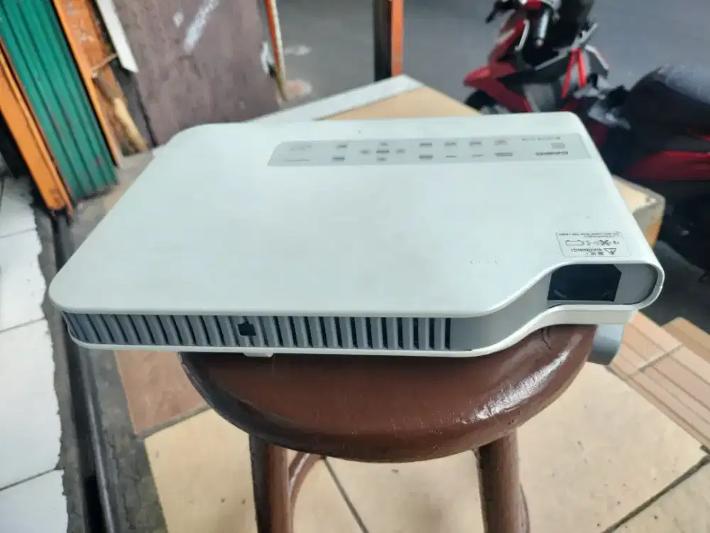 Proyektor Casio XJ-A256 slim HDMI gambar super terang
