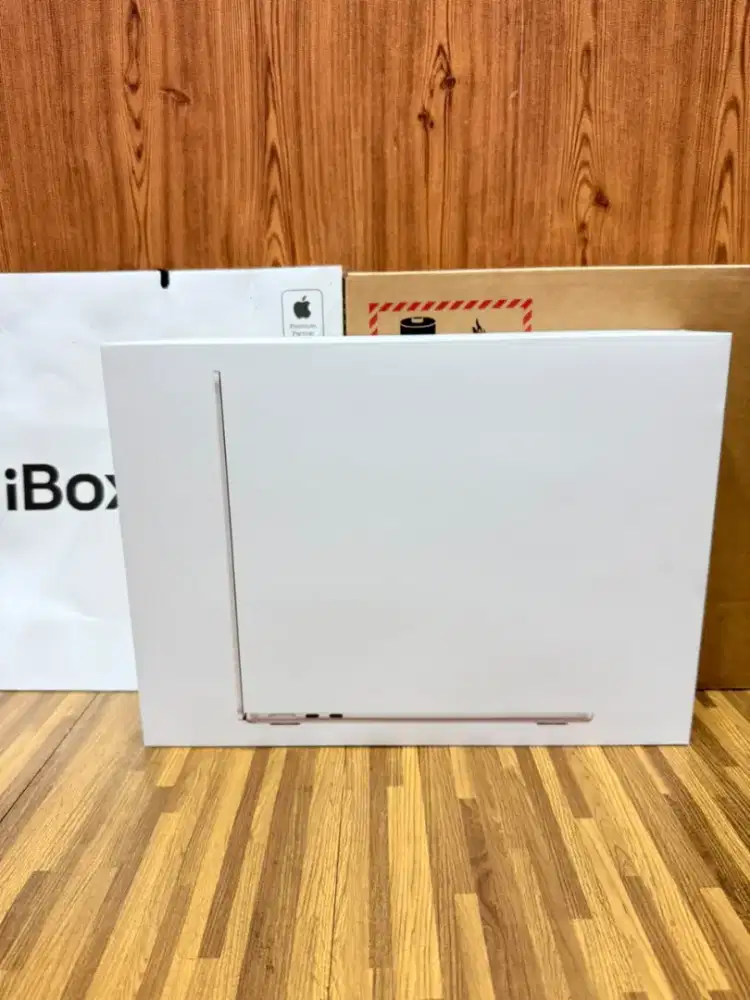 New BNIB MacBook Air M5 13 16/512 resmi iBox