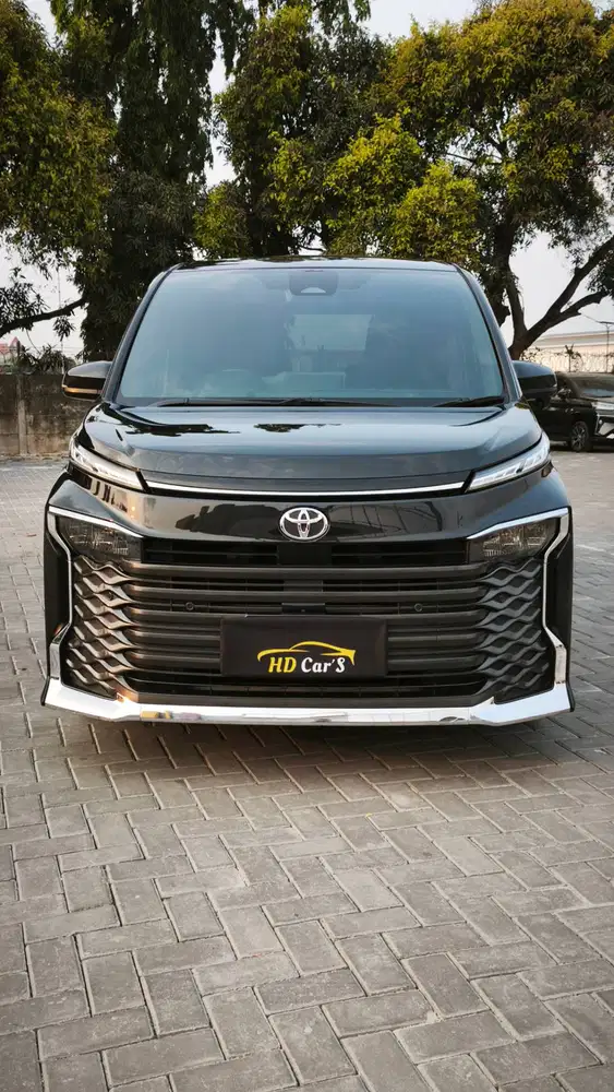 Toyota Voxy 2.0 TSS CVT 2022 / 2023 Black On Black Record Terawat