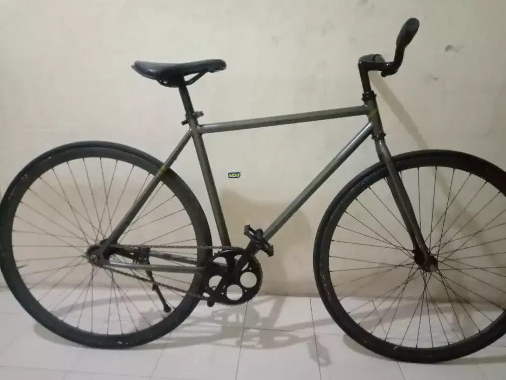 Sepeda. Fixie. Rem. Terpedo. Siap. Pakai