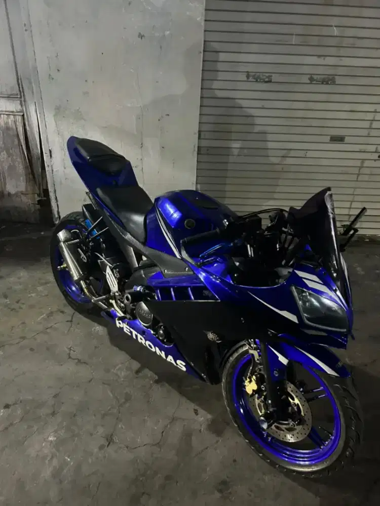 R15 V2 NO MINUS
