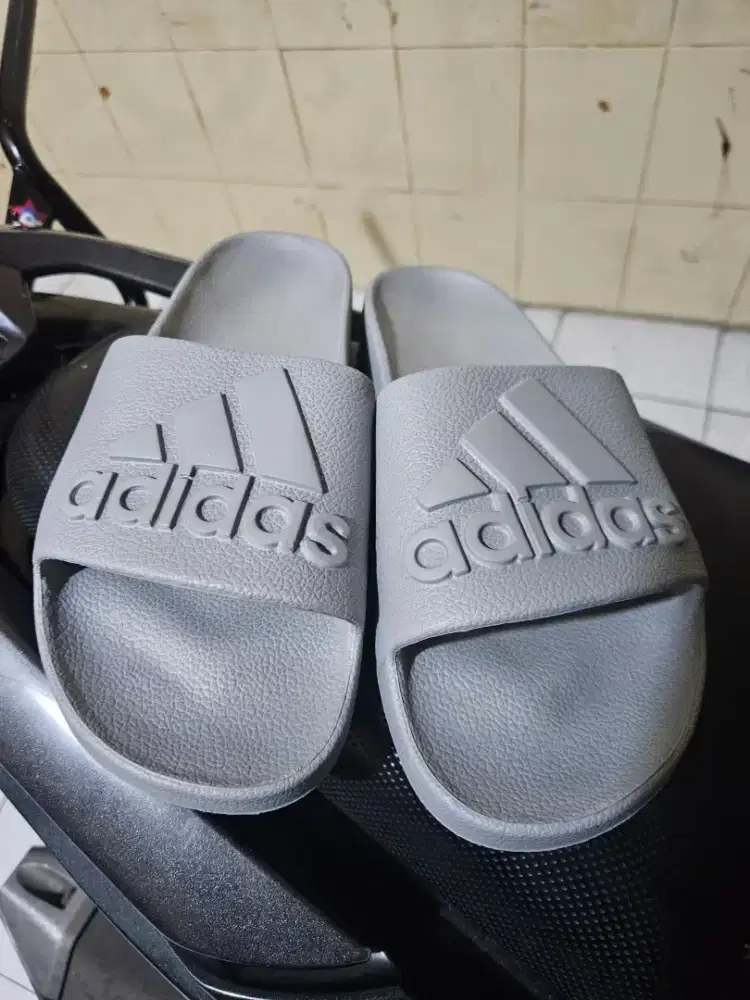 Adidas adillete aqua silver original