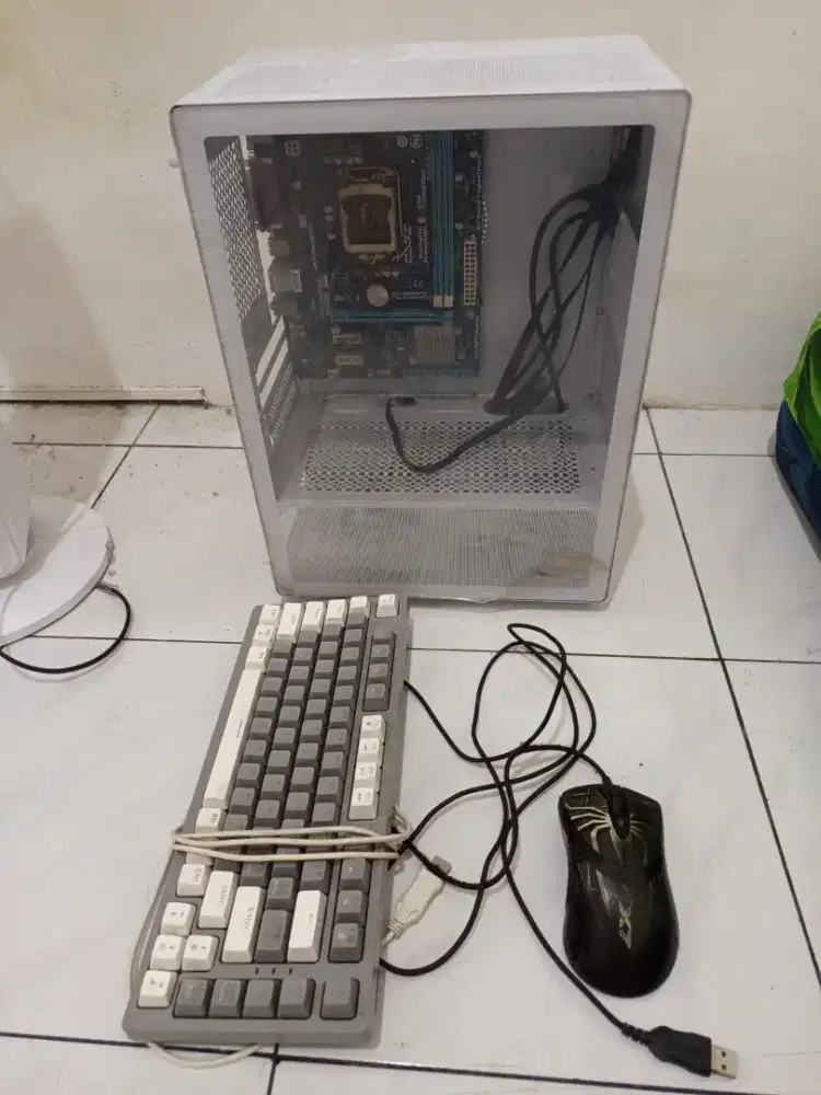 Wts ram mouse keyboard dan kesing seperti pada foto minat langsung saj