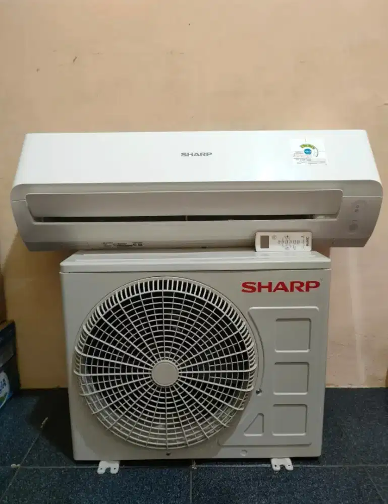 AC Sharp 1/2 PK R32 like new blum lama pakai siap pasang