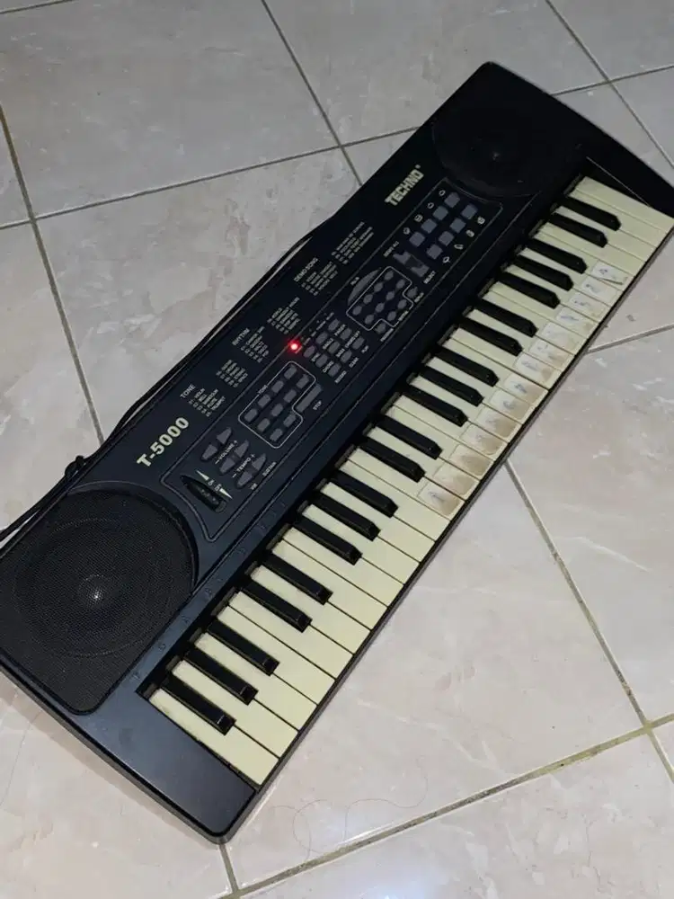 PIANO TECHNO T5000